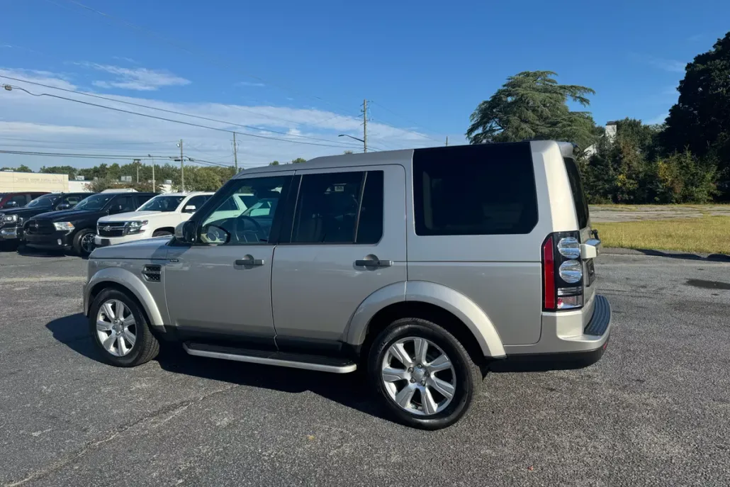 2016 Land Rover LR4 HSE photo 1
