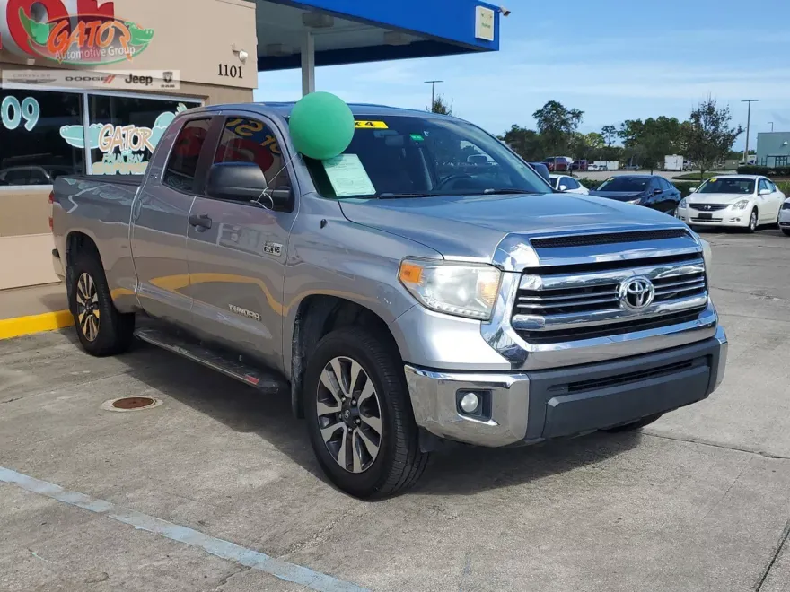 2017 Toyota Tundra Double Cab SR5 photo 1