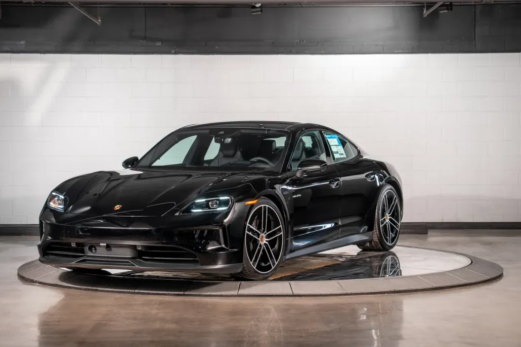 2025 Porsche Taycan 4S photo 1
