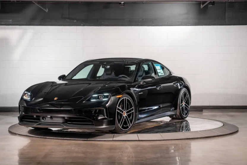 2025 Porsche Taycan 4S photo 1