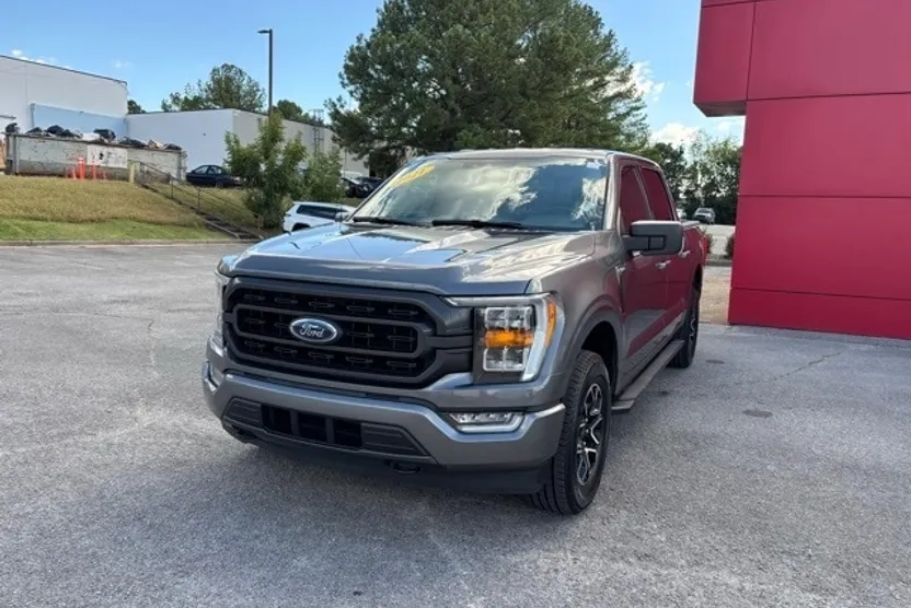 2021 Ford F-150 XLT photo 1