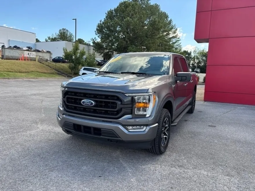 2021 Ford F-150 XLT photo 1