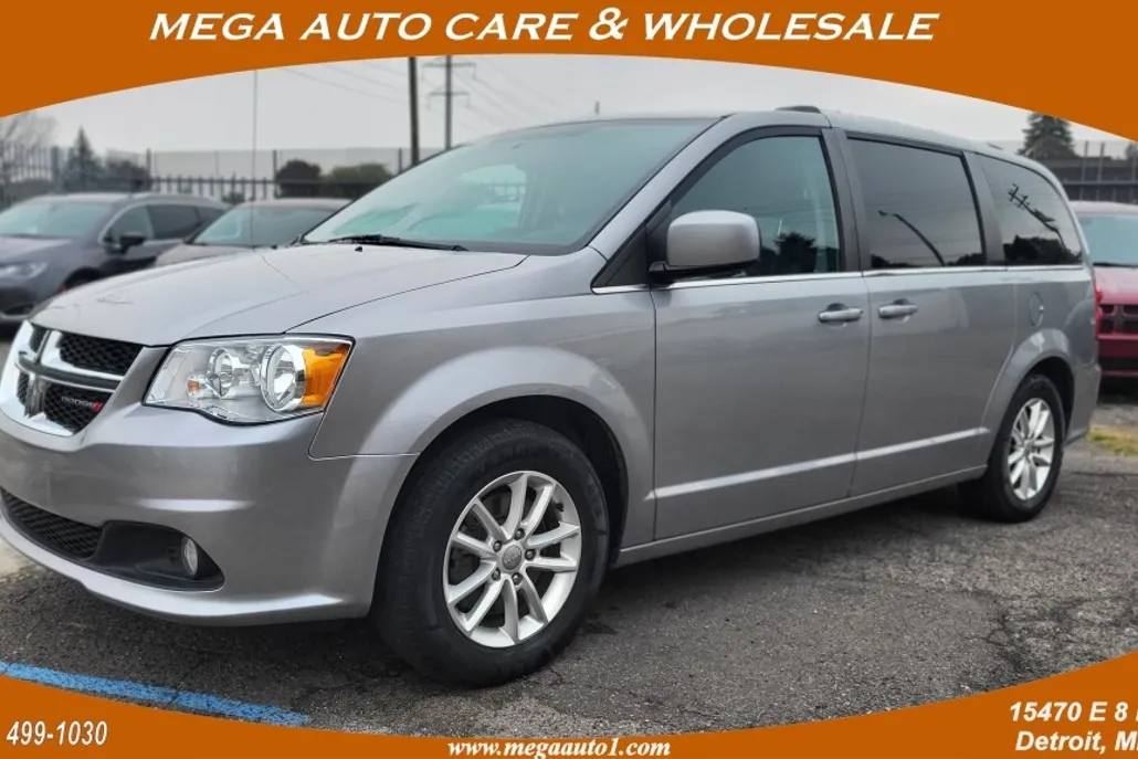 2018 Dodge Grand Caravan SXT photo 1