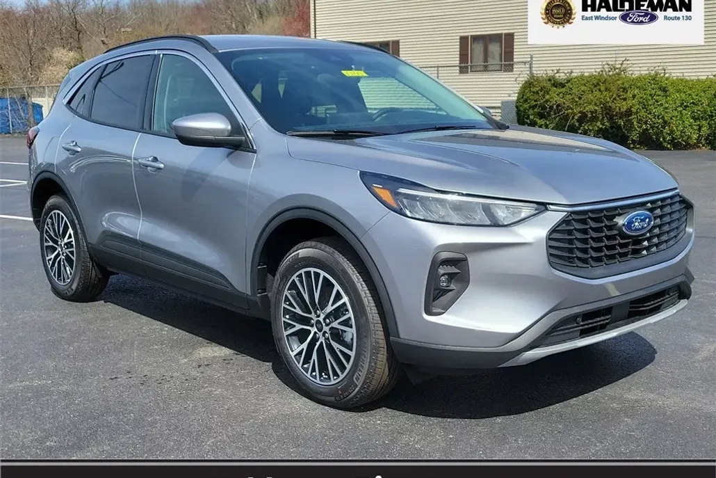 2024 Ford Escape Base photo 1