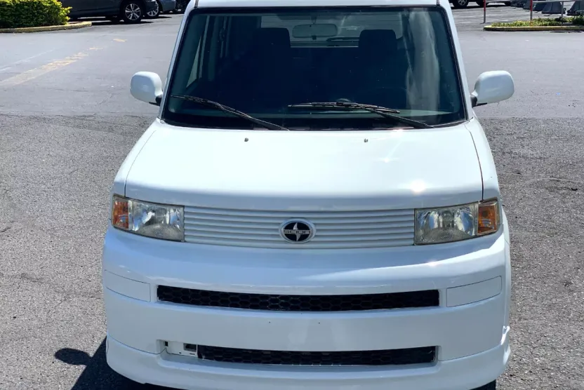 2005 Scion xB photo 1