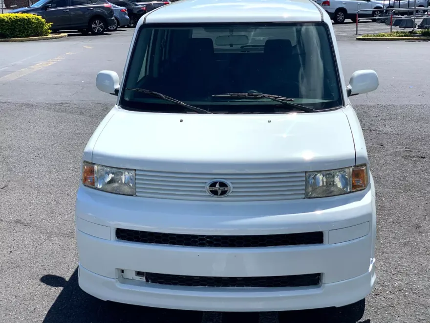 2005 Scion xB photo 1