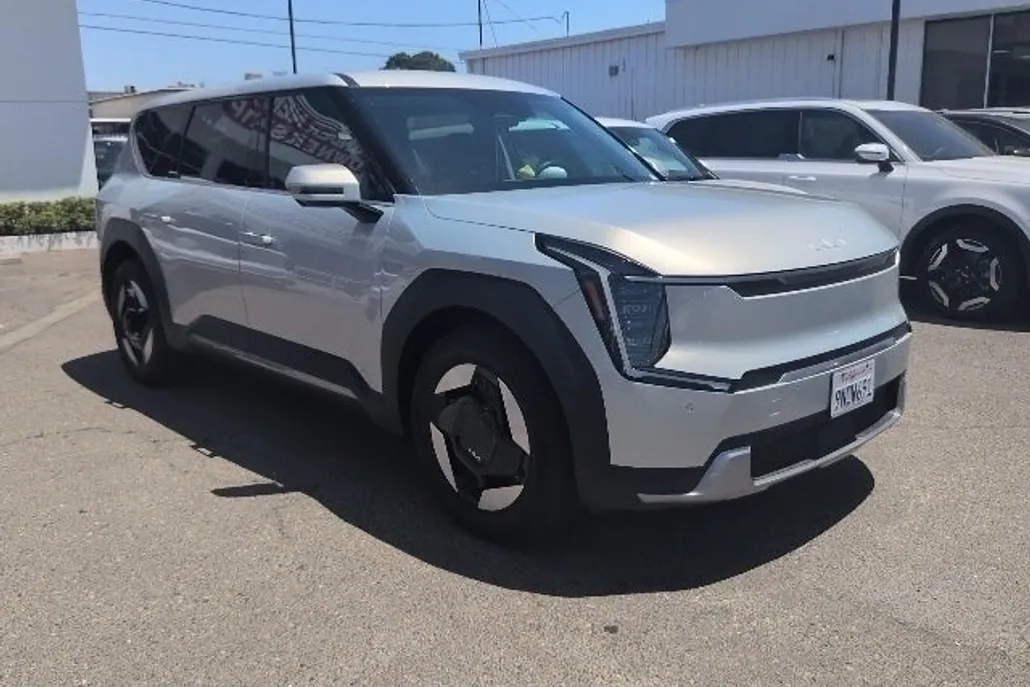 2024 Kia EV9 Light Long Range photo 1