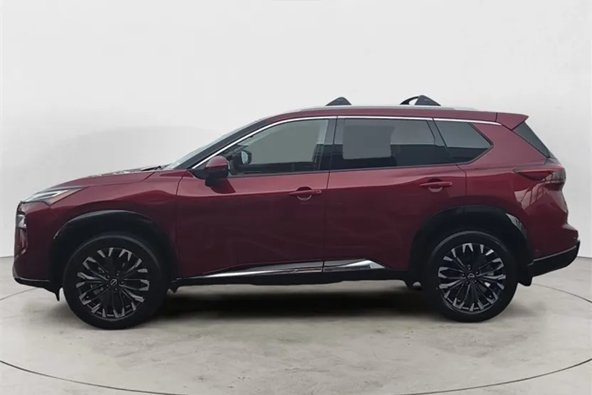 2026 Nissan Rogue Platinum photo 1