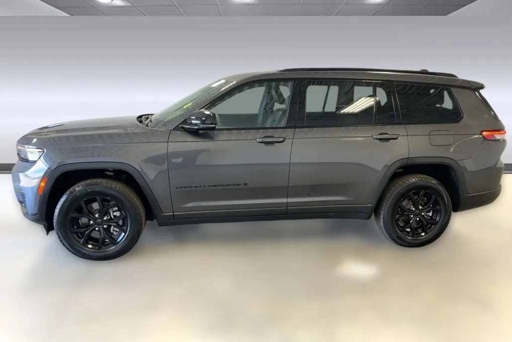 2024 Jeep Grand Cherokee Altitude photo 1