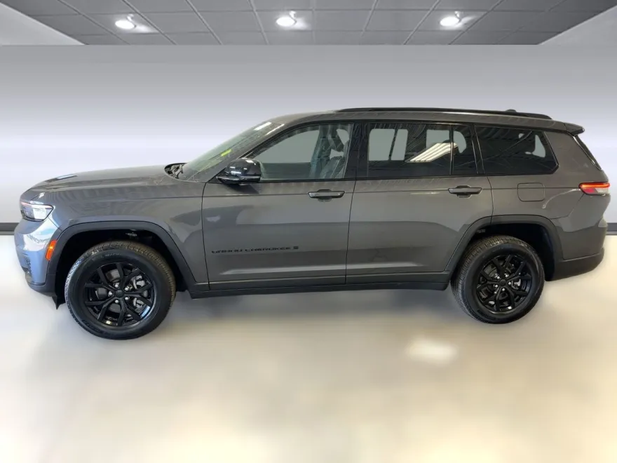 2024 Jeep Grand Cherokee Altitude photo 1