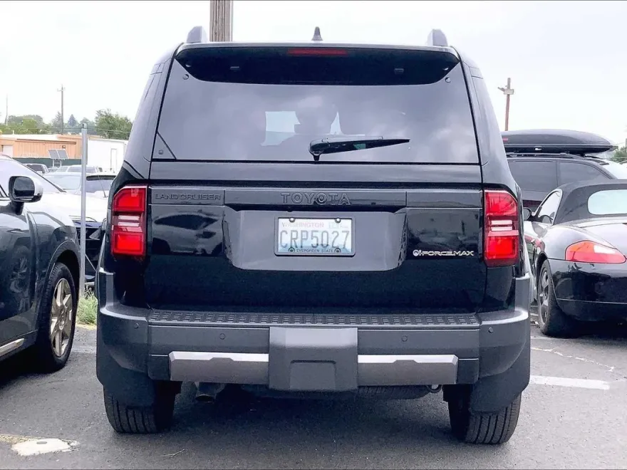 2025 Toyota Land Cruiser Base photo 1