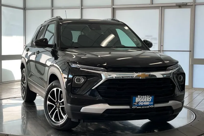 2024 Chevrolet Trailblazer LT photo 1