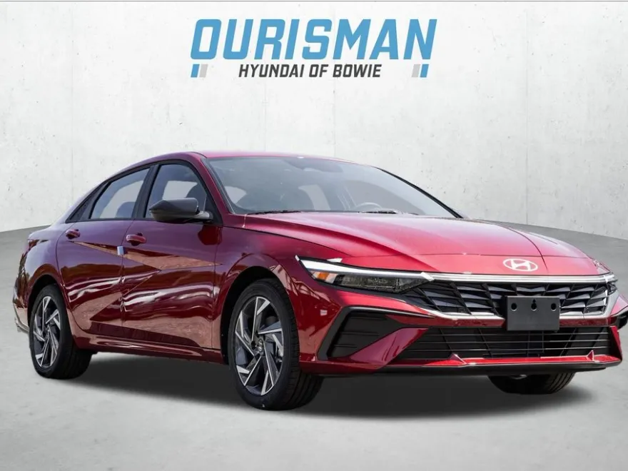 2025 Hyundai Elantra SEL Sport photo 1