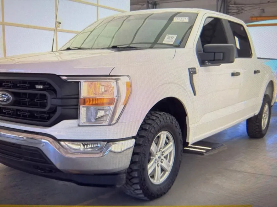 2022 Ford F-150 XL photo 1
