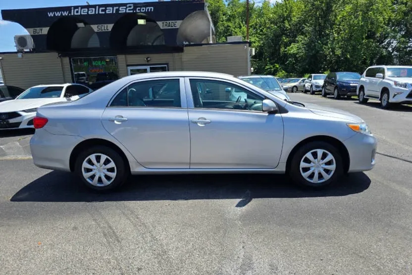 2012 Toyota Corolla L photo 1