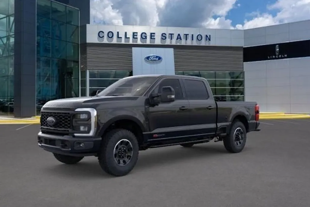 2025 Ford F-250 photo 1