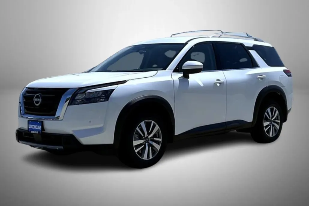 2025 Nissan Pathfinder SL photo 1