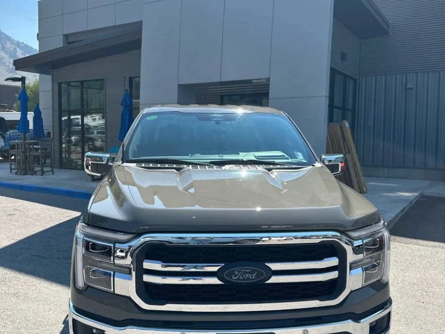 2025 Ford F-150 Lariat photo 1