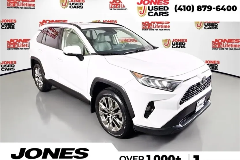 2019 Toyota RAV4 XLE Premium photo 1