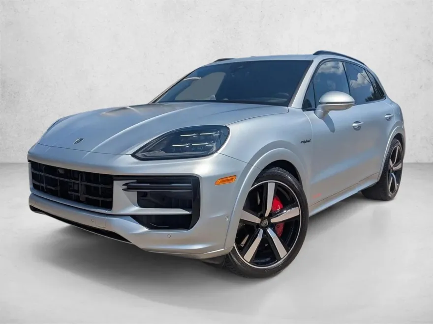 2025 Porsche Cayenne Turbo E-Hybrid photo 1
