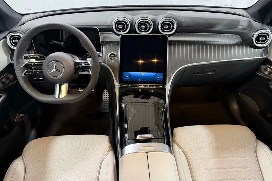 2026 Mercedes Benz GLC 300 4MATIC photo 1