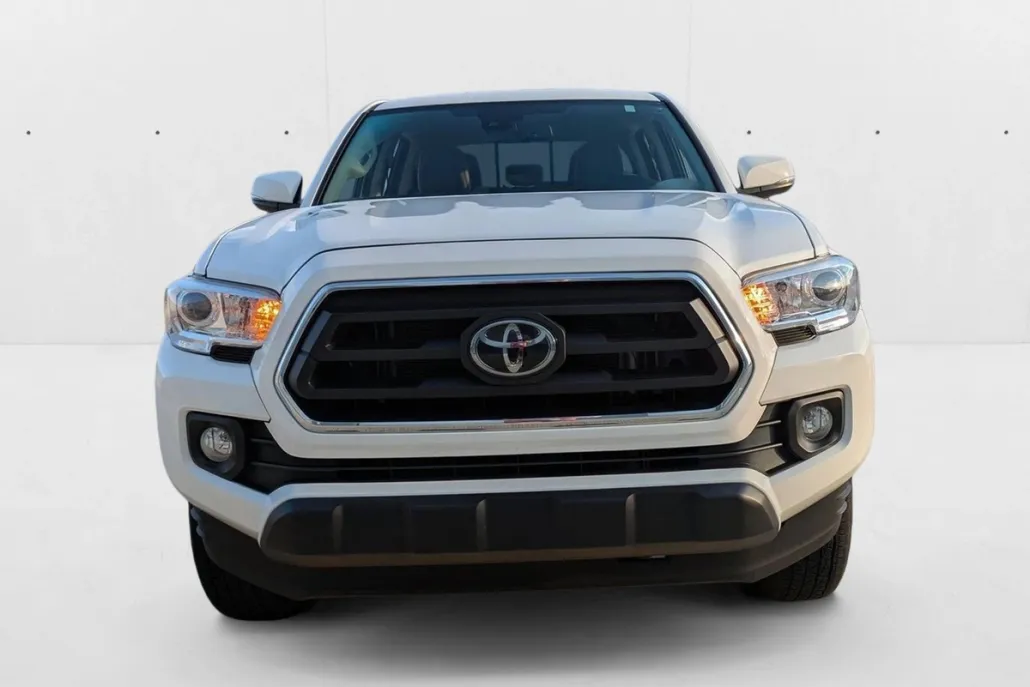 2023 Toyota Tacoma SR5 V6 photo 1