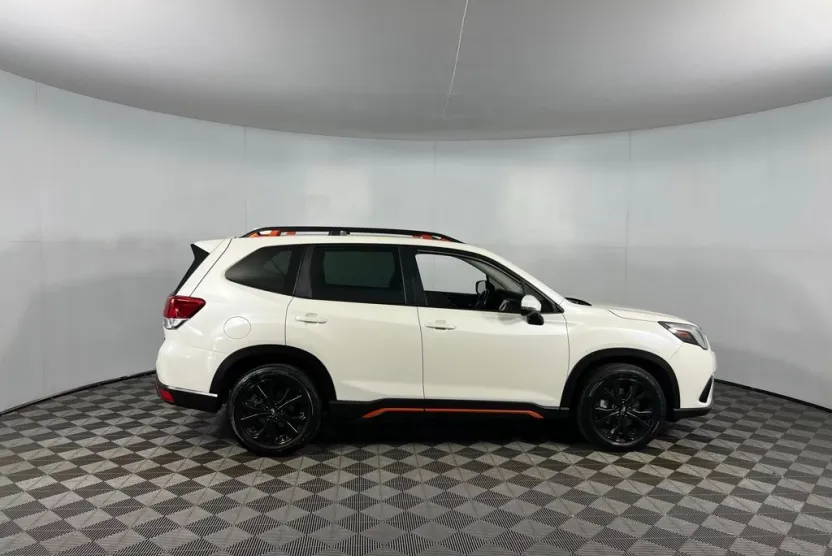 2023 Subaru Forester Sport photo 1