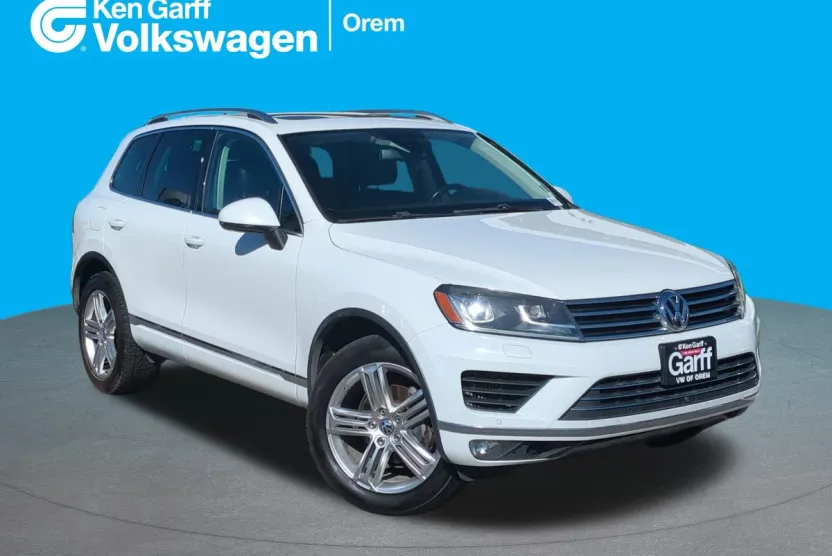 2016 Volkswagen Touareg TDI Executive photo 1