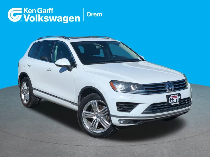2016 Volkswagen Touareg TDI Executive photo 1