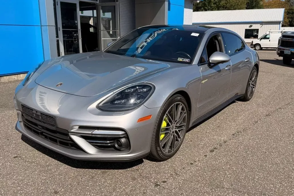 2018 Porsche Panamera Turbo S E-Hybrid Executive photo 1