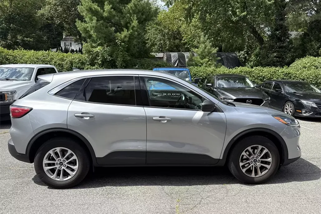 2022 Ford Escape SE photo 1