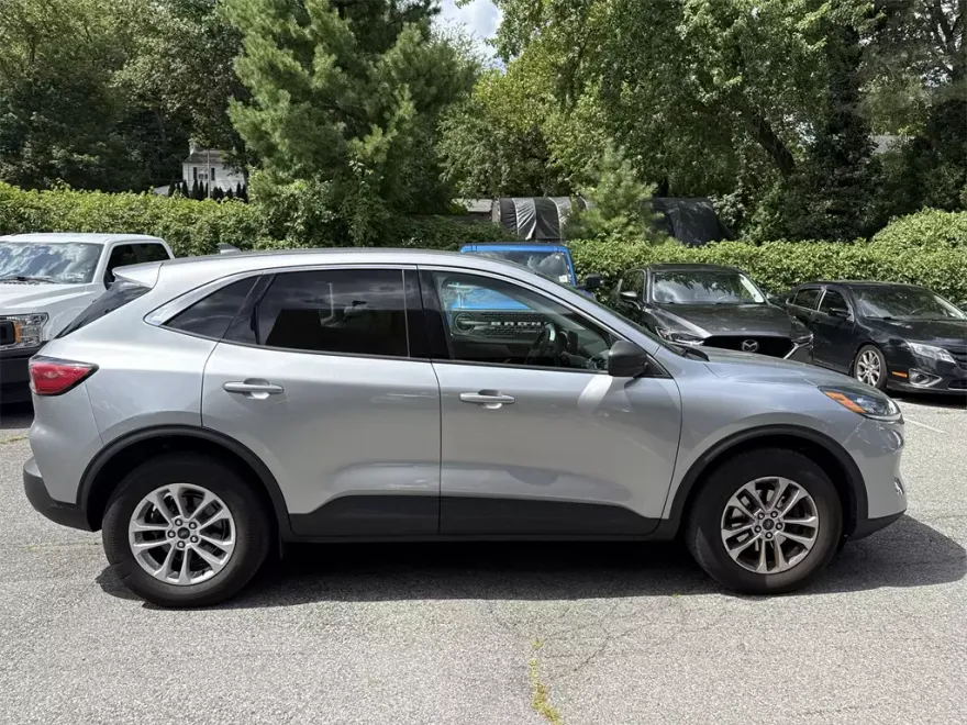 2022 Ford Escape SE photo 1