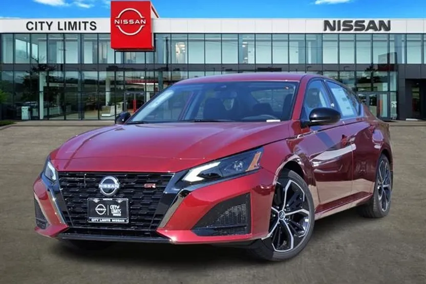 2025 Nissan Altima SR photo 1