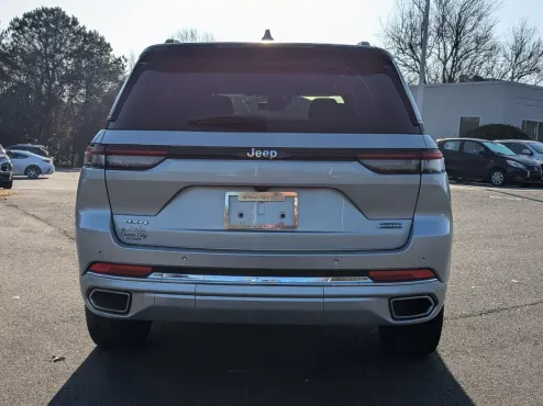 2022 Jeep Grand Cherokee Overland photo 4