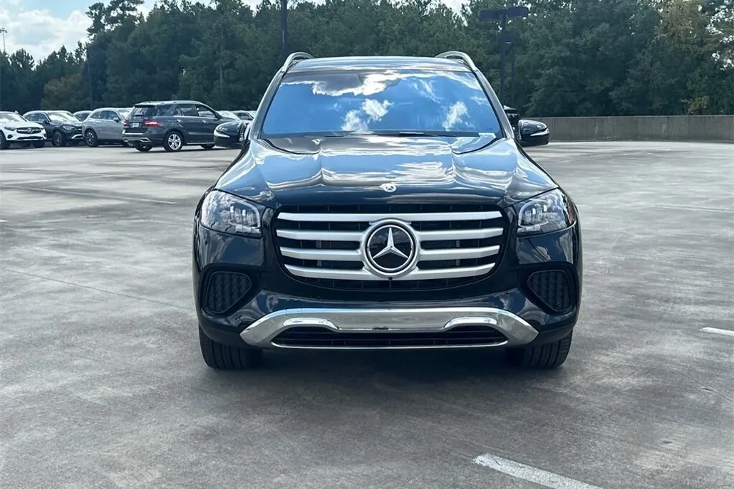 2026 Mercedes Benz GLS 450 4MATIC photo 1