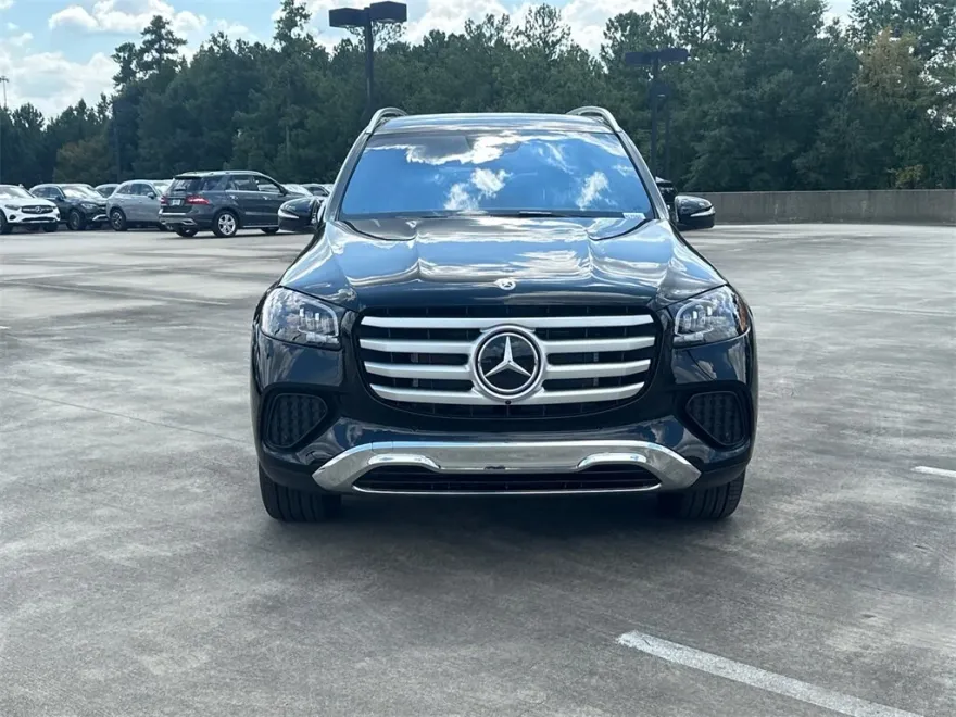 2026 Mercedes Benz GLS 450 4MATIC photo 1