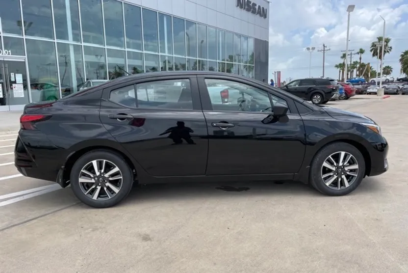 2025 Nissan Versa S photo 1