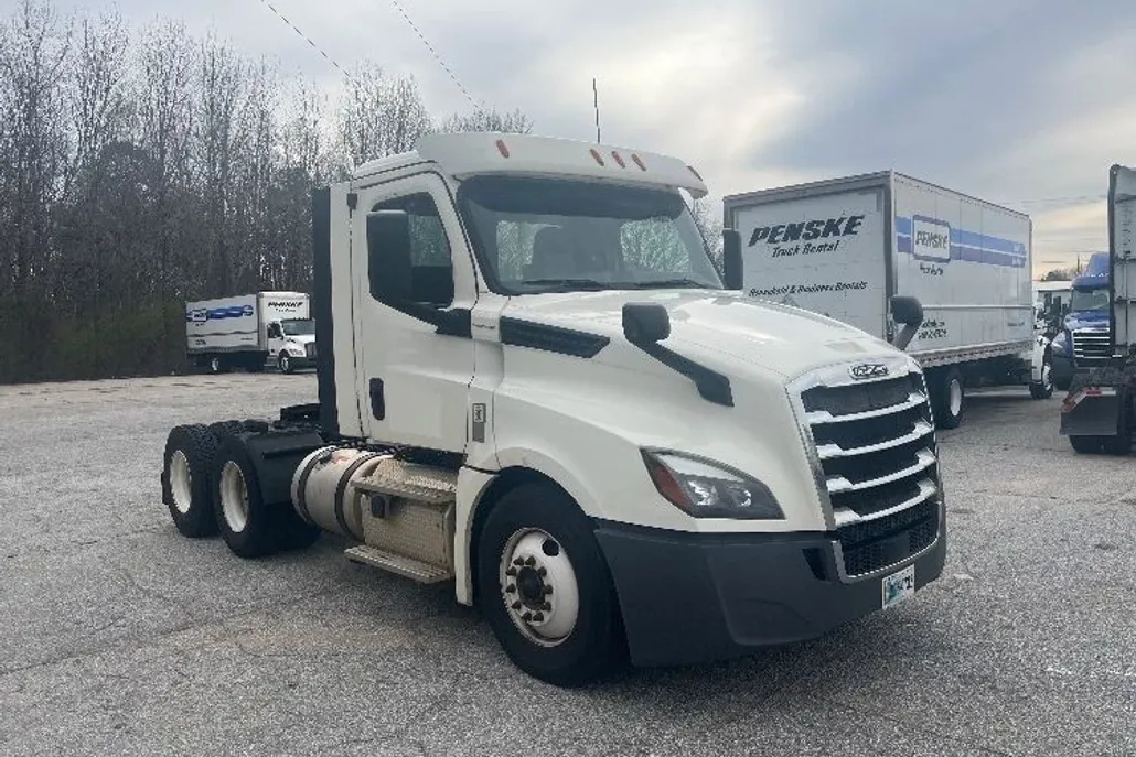 2019 Freightliner Cascadia 126" Day cab photo 1