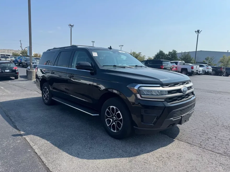 2023 Ford Expedition MAX XLT photo 1