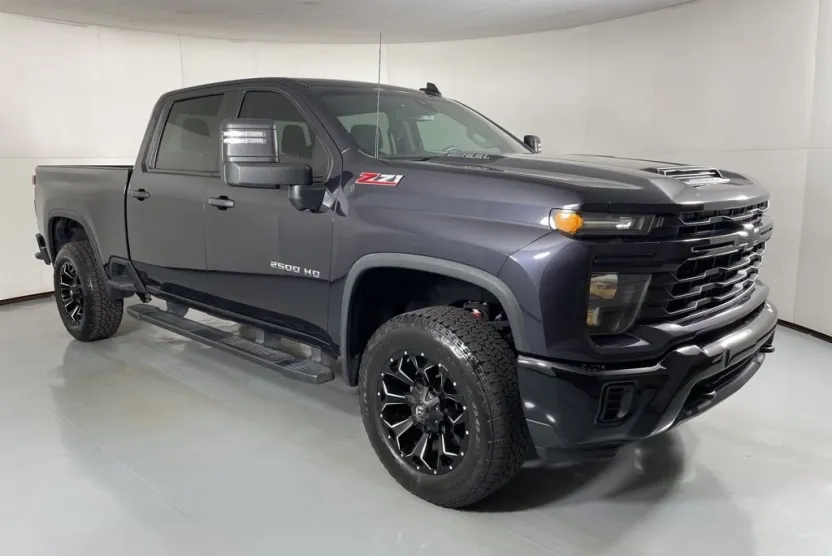 2024 Chevrolet Silverado Custom photo 1