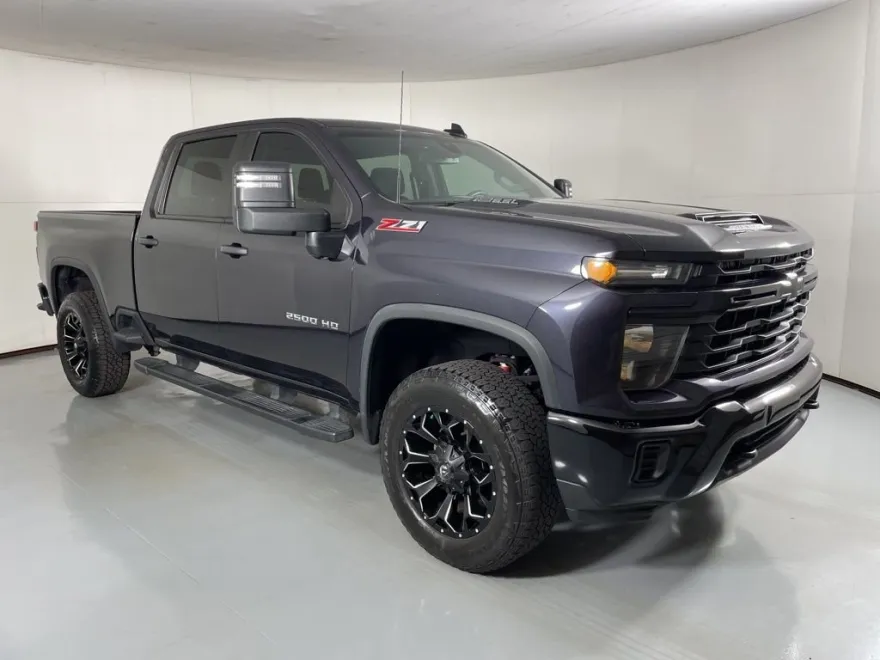 2024 Chevrolet Silverado Custom photo 1