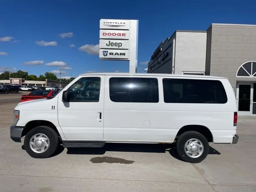 2011 Ford E-350 photo 1