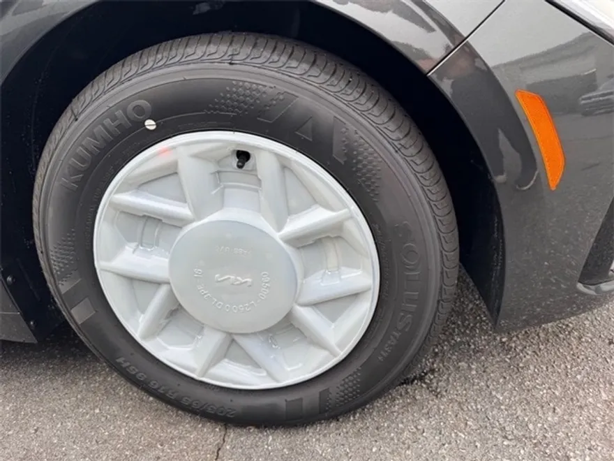 2026 Kia K5 LXS photo 1