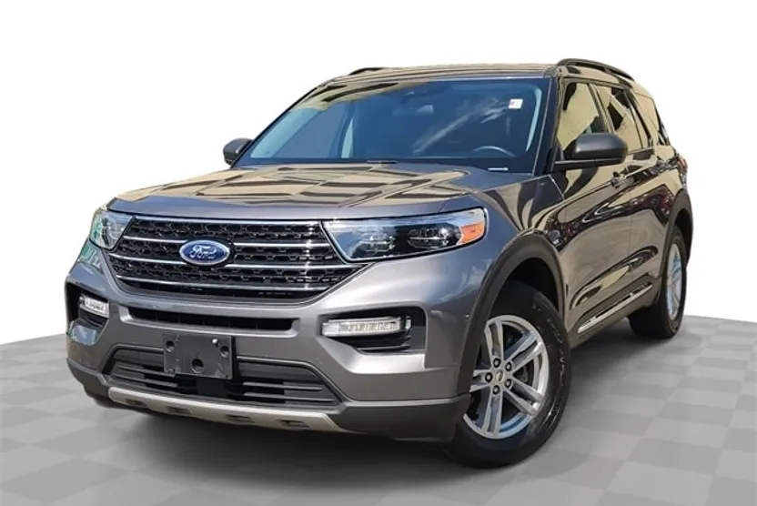 2021 Ford Explorer XLT photo 1
