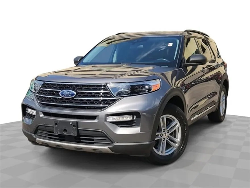 2021 Ford Explorer XLT photo 1