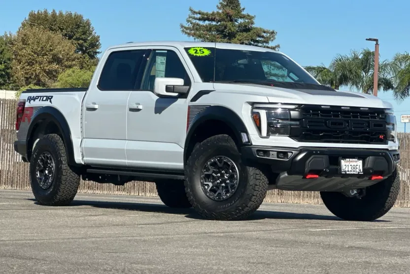 2025 Ford F-150 Raptor photo 1
