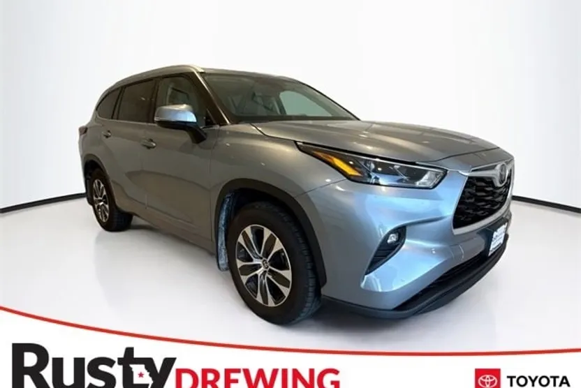 2022 Toyota Highlander XLE photo 1