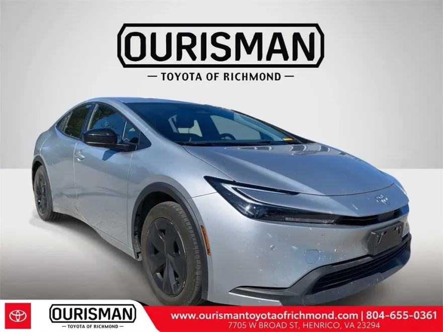 2023 Toyota Prius LE photo 1