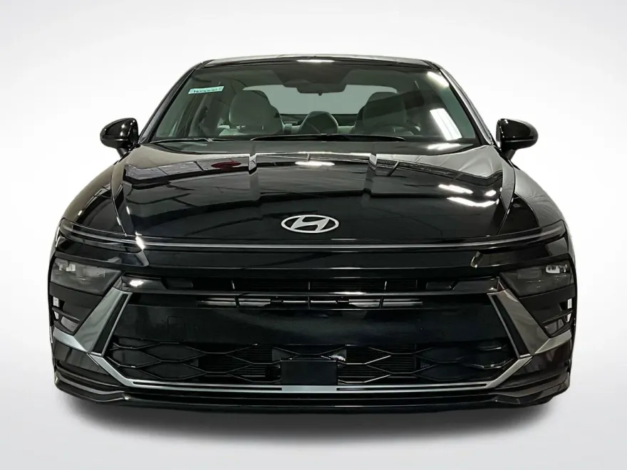 2025 Hyundai Sonata SE photo 1