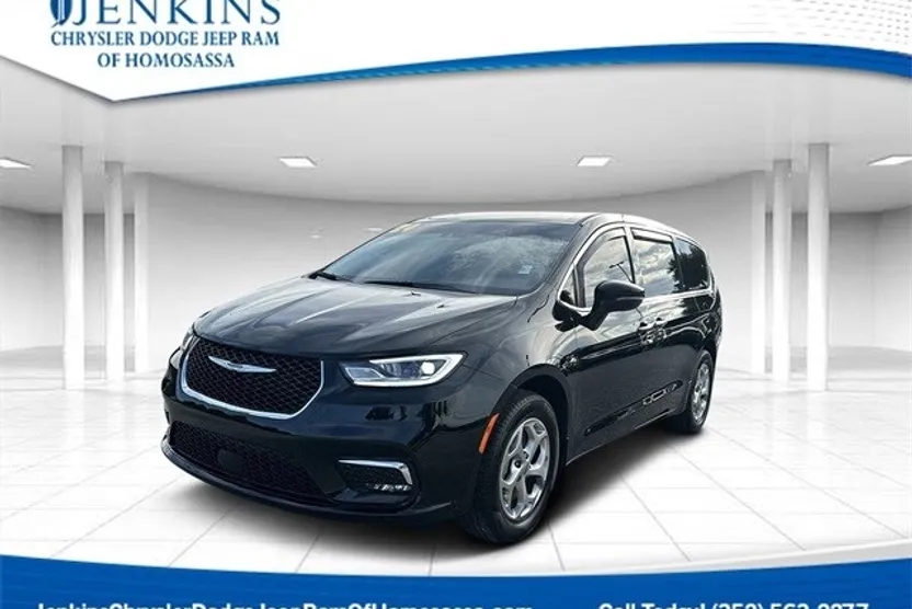 2024 Chrysler Pacifica Limited photo 1